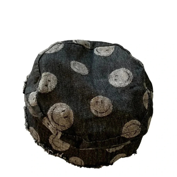 David and Young black happy face bucket hat with fringe on bottom - Picture 2 of 4